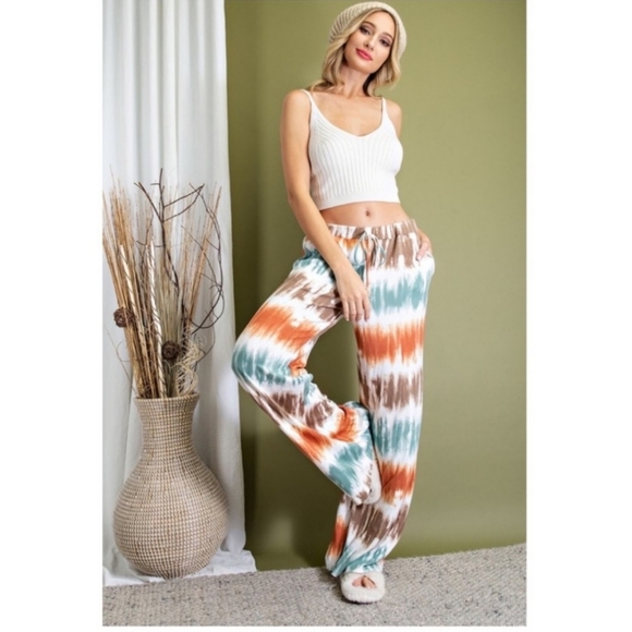 Soft knit flare pants with stripped tie dye print - Picture 3 of 3